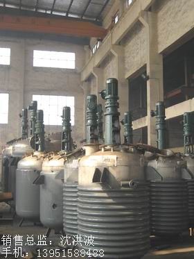 外盤半管加熱反應釜 內(nèi)盤管加熱反應釜