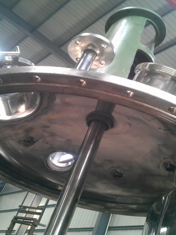 外盤半管加熱反應釜 內(nèi)盤管加熱反應釜