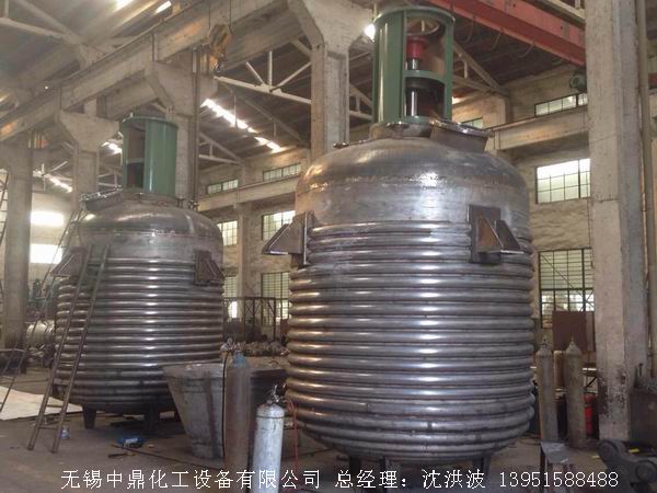 外盤半管加熱反應釜 內(nèi)盤管加熱反應釜