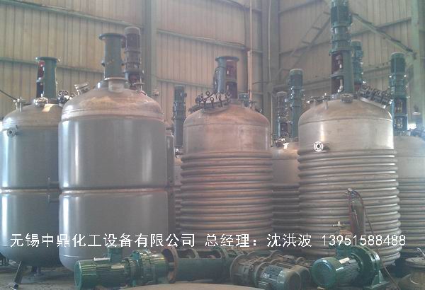 外盤半管加熱反應釜 內(nèi)盤管加熱反應釜