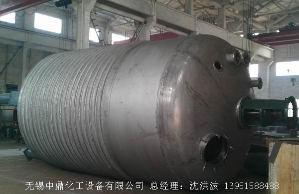 外盤半管加熱反應釜 內(nèi)盤管加熱反應釜